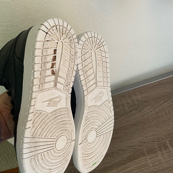 Jordan 1 high size 4.5Y - Picture 4 of 5